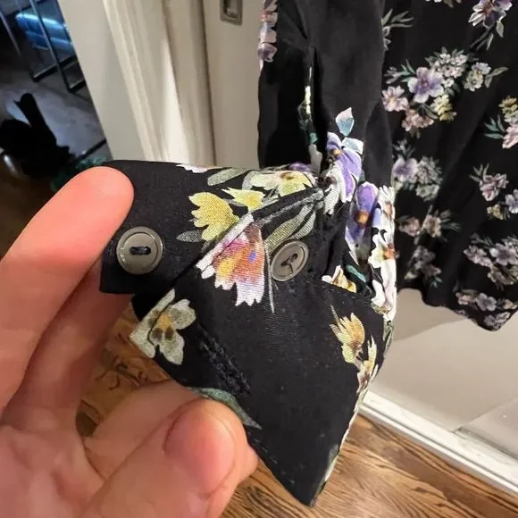 Velvet by graham and Spencer Winola Floral Printed Challis dress size medium - Picture 10 of 11